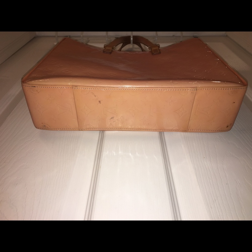 EUC LOUIS VUITTON VERNIS💯% authentic leather tote - Picture 7 of 8